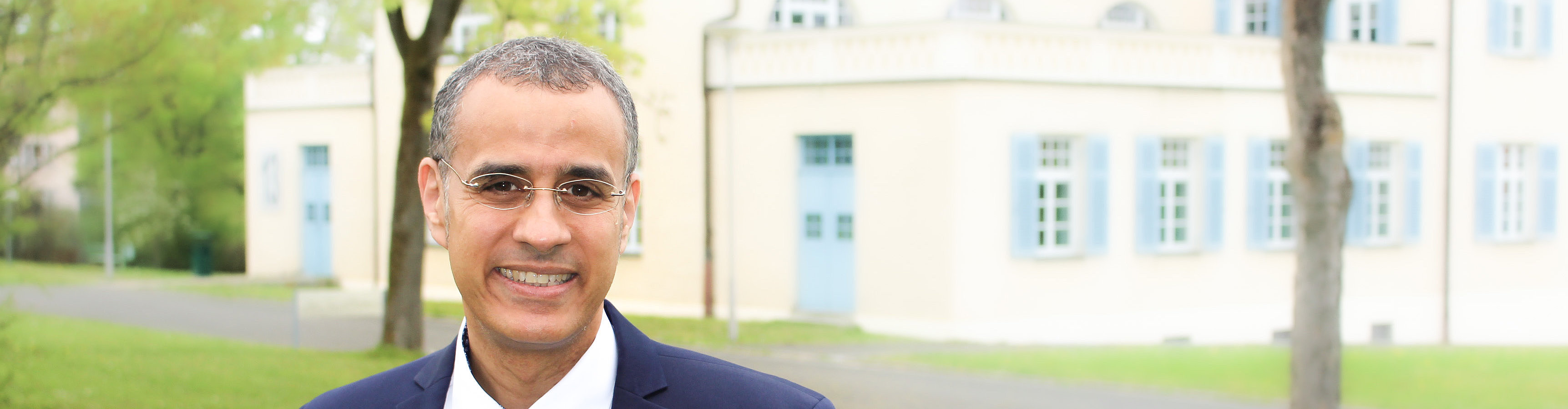 Dr. med. Nedal Al-Khatib ist Chefarzt der Klinik für Psychiatrie, Psychotherapie und Psychosomatik am Bezirksklinikum Obermain.