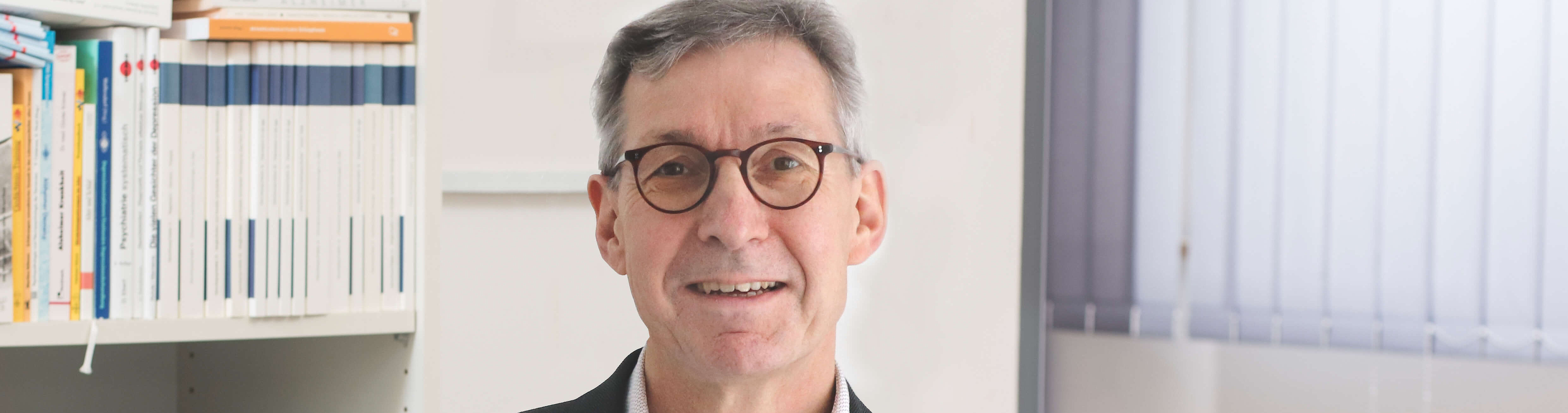 Dr. Michael Purucker ist der Leitende Oberarzt der Klinik für Psychotherapie und Psychosomatische Medizin.