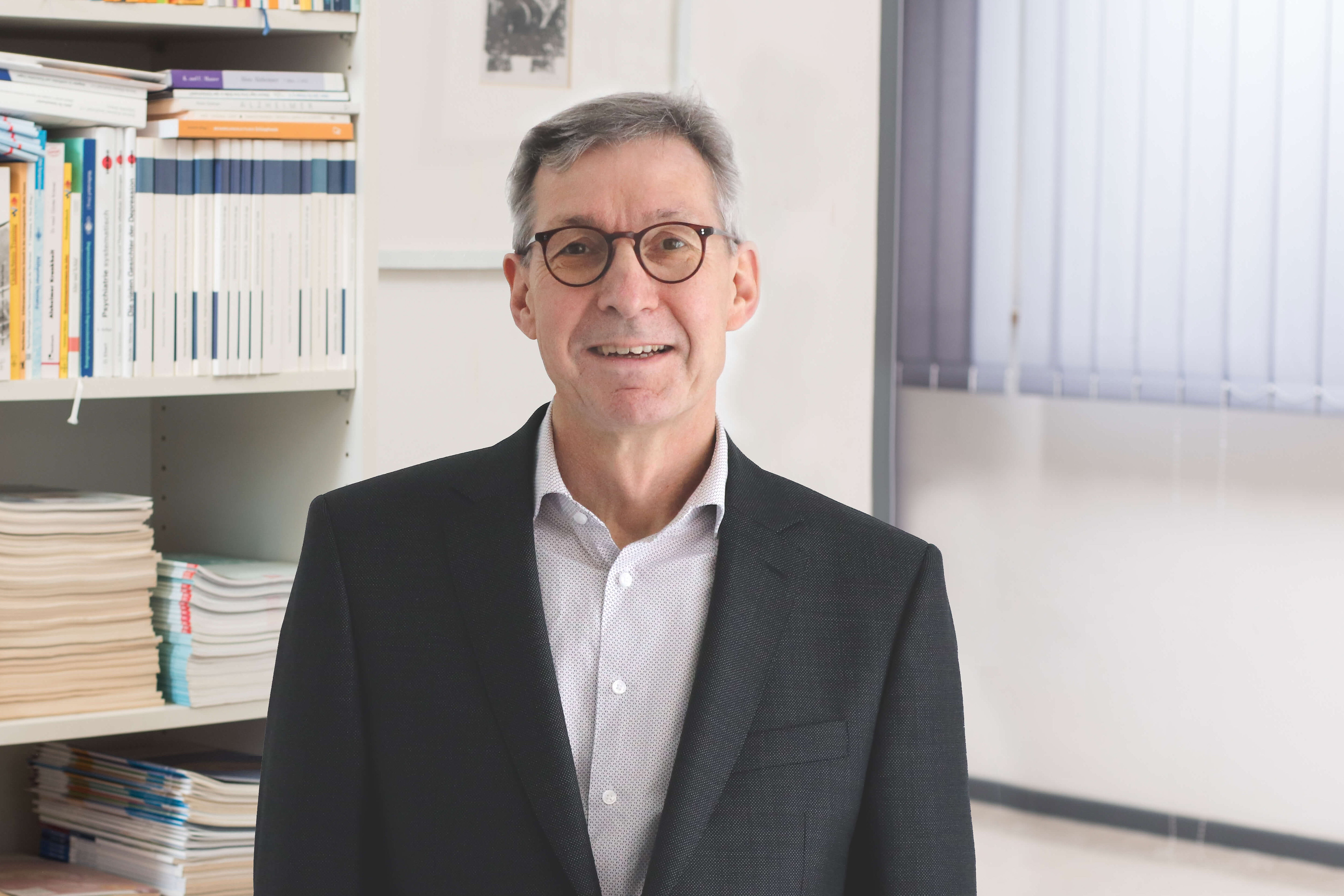 Dr. Michael Purucker ist der Leitende Oberarzt der Klinik für Psychotherapie und Psychosomatische Medizin.