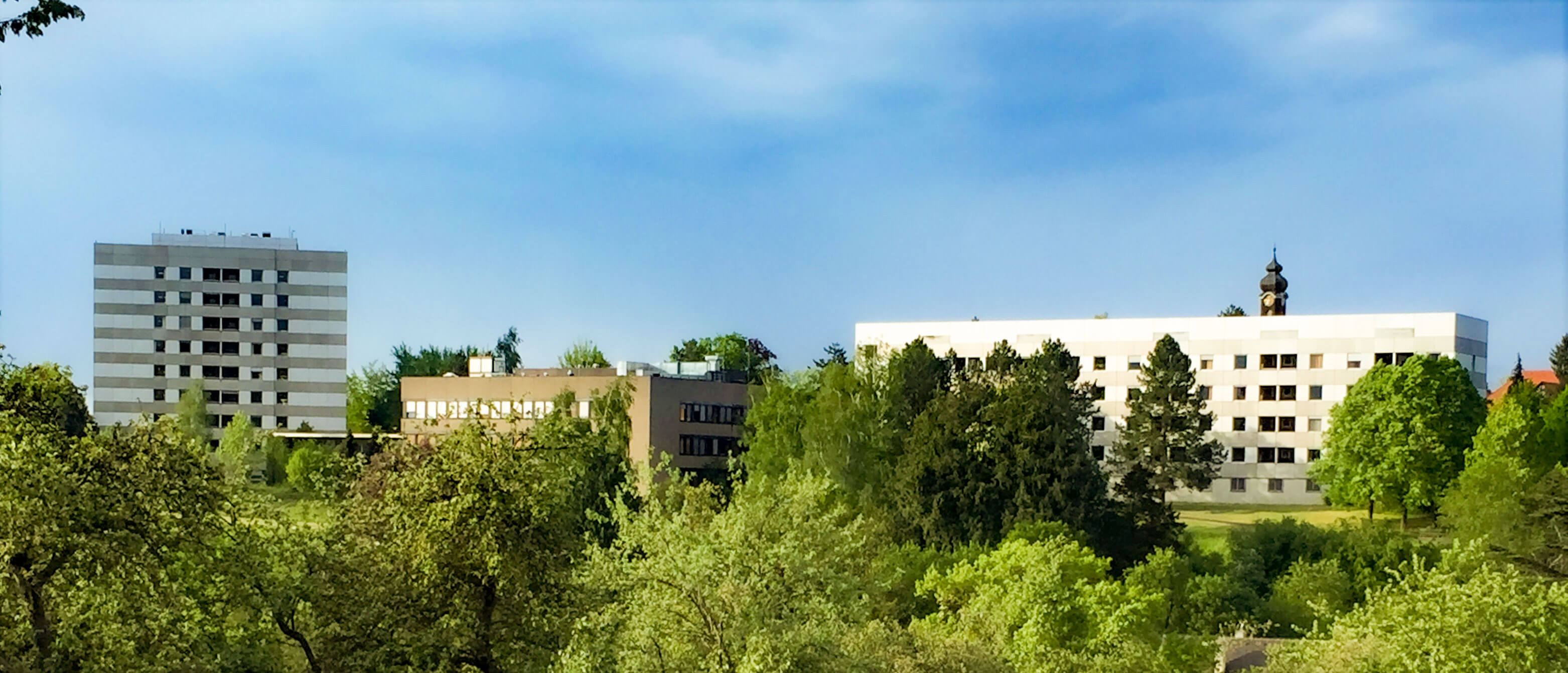 Gebäude der Lungenfachklinik am Bezirksklinikum Obermain
