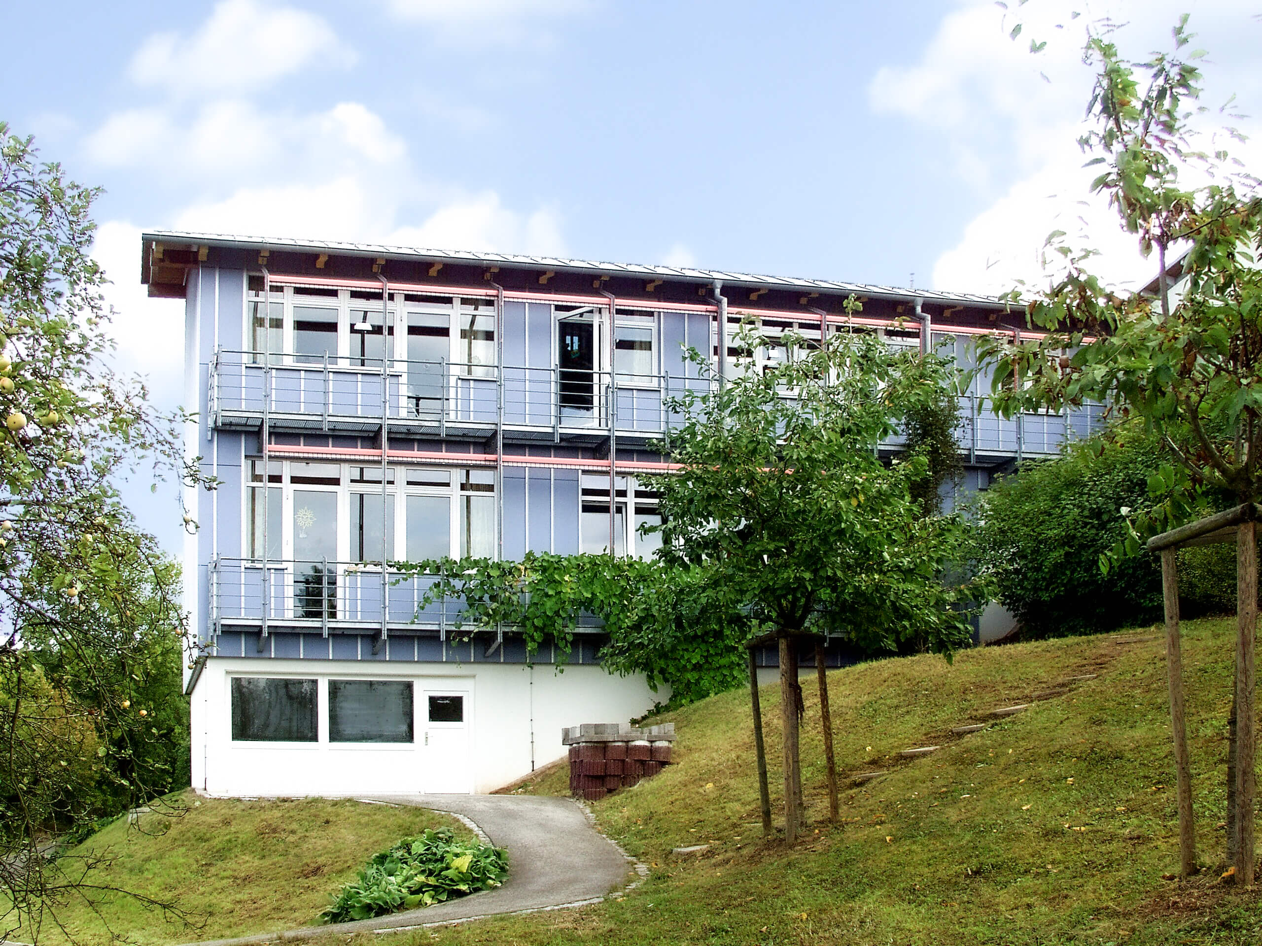 Außenansicht der Tagesklinik für Erwachsene in Coburg